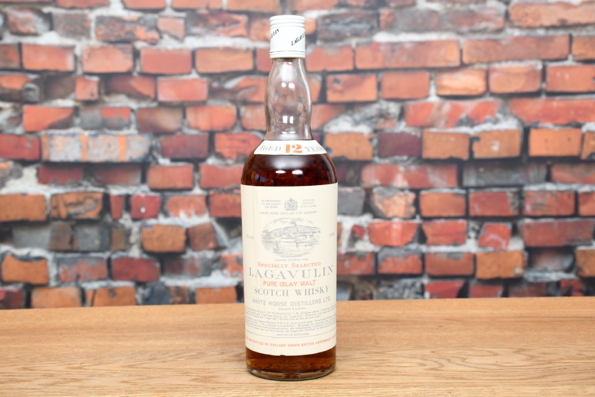 Lagavulin Pure Islay Malt Whisky